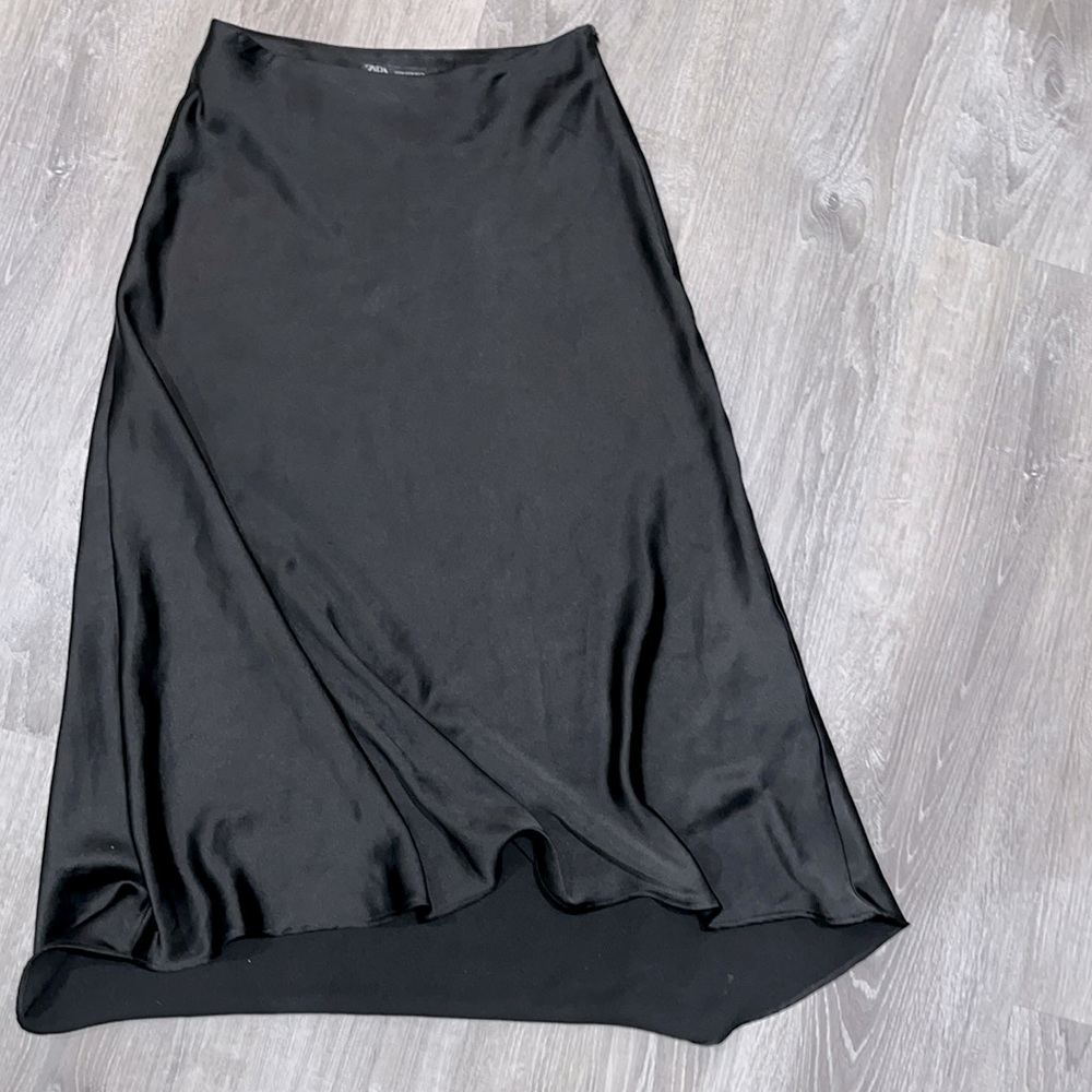 Zara black satin midi skirt size medium